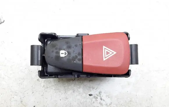 Renault Megane III Hazard light switch 8200214895