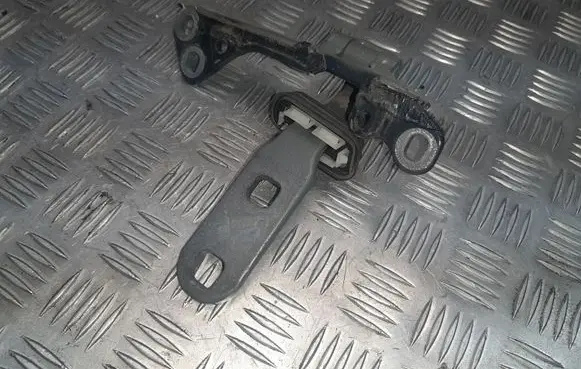 BMW X6 E71 Loading door upper hinge 7175829