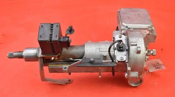 Renault Captur Power steering pump 6700003801A
