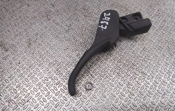 Volkswagen PASSAT B5.5 Engine bonnet (hood) release handle 3B1823533