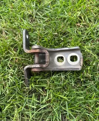 Opel Astra J Front door lower hinge 