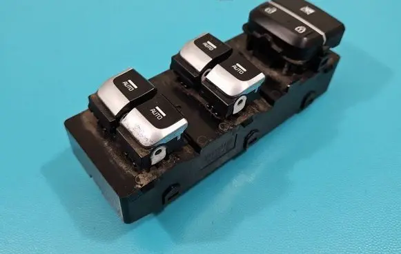 KIA Optima Electric window control switch 299158100 IMPRK1447919