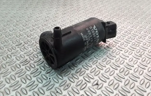 Volvo V70 Windscreen/windshield washer pump 9169611