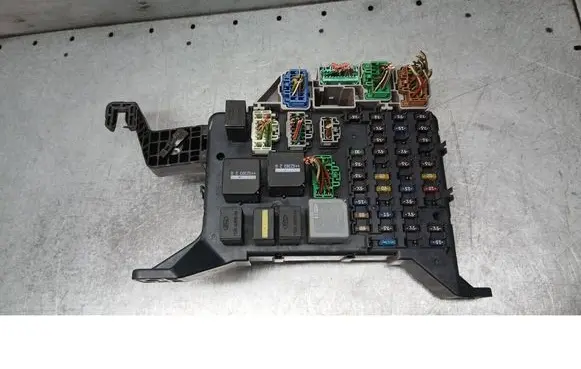 Ford Mondeo Mk III Central body control module 1S7T14A073AF
