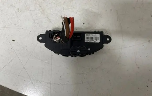 BMW X5 F15 Heater blower fan relay 9276112