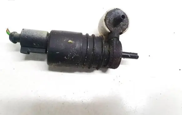 Volkswagen Golf V Windscreen/windshield washer pump