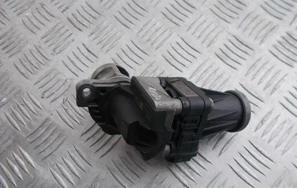 Ford Fiesta EGR valve FM5Q9D475AA02 1731320610