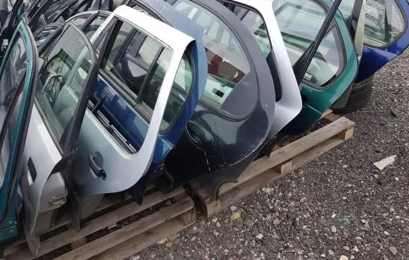 Audi A4 S4 B5 8D Rear door