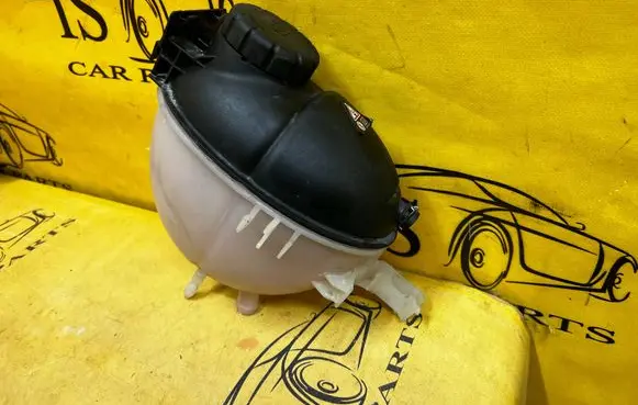 Mercedes-Benz G W461 W463 1st Gen Coolant expansion tank/reservoir cap A0005840807 A2045000949