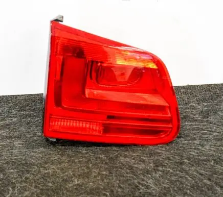 Volkswagen Tiguan Tailgate rear/tail lights 5N0945309