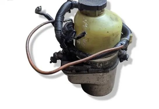 Opel Zafira B Power steering pump 13105726