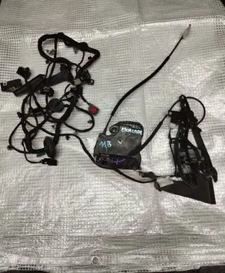 Cadillac Escalade IV Front door lock 13597534 13583355 26200592