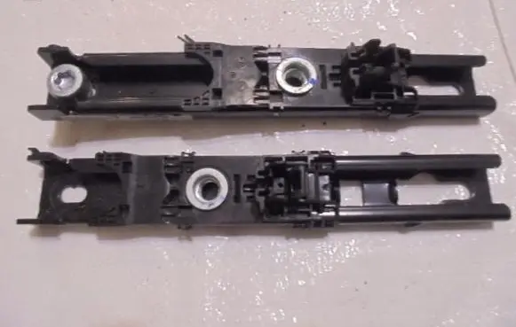 Peugeot 5008 Seat belt trim 
