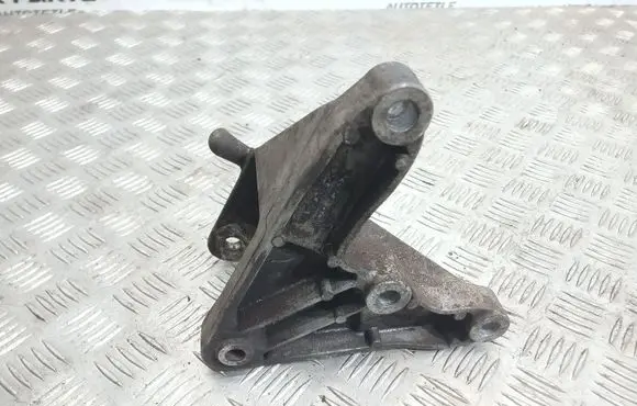 Opel Astra J Engine mounting bracket C2612M