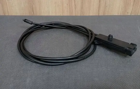 Mercedes-Benz SLK R171 Engine bonnet/hood lock release cable 1718800159 A1718800159