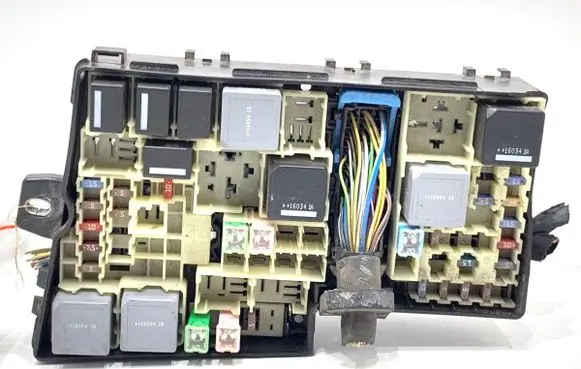 Volvo V40 Fuse box set AV6T14A067AD
