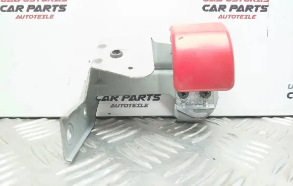 Volvo S40, V40 Engine bonnet (hood) release handle