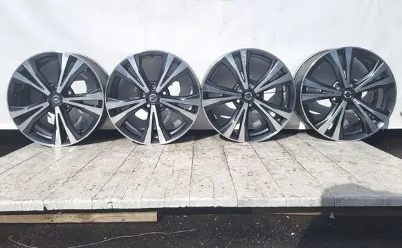 Nissan Qashqai R18 alloy rim 