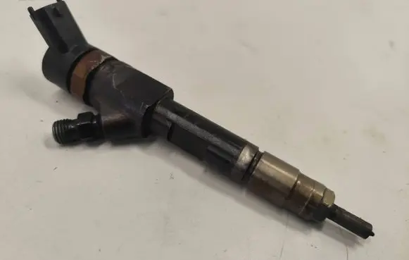 Renault Megane III Fuel injector 0445110328