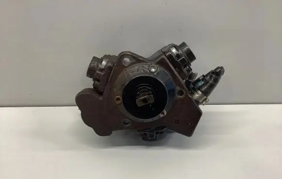 Opel Astra H Fuel injection high pressure pump 0445010157