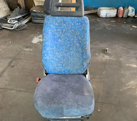 Iveco Daily 30.8 - 9 Front driver seat 