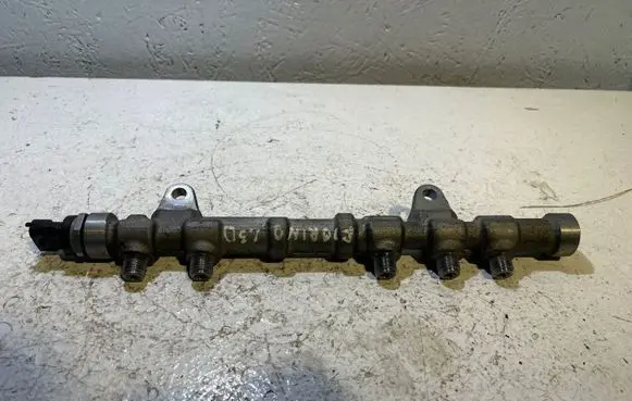 Fuel main line pipe