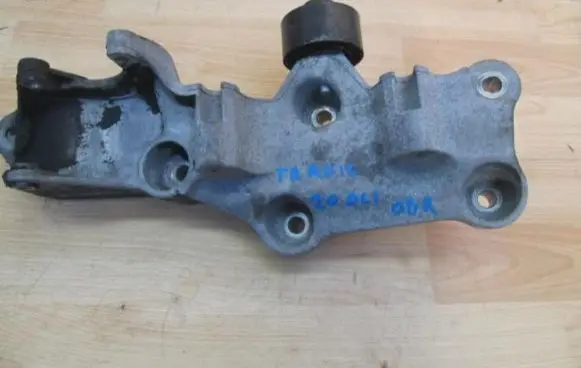 Opel Vivaro Timing belt tensioner 
