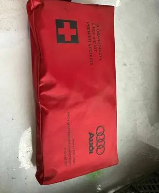 Audi A6 S6 C5 4B First aid kit 4B0860281