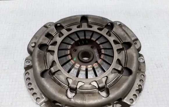 Nissan Almera N16 Clutch set kit 30310AU010 5L29A