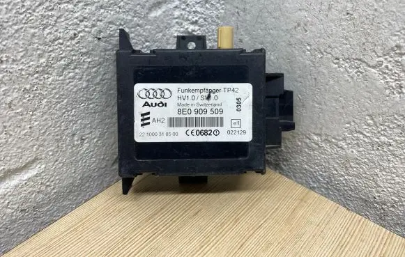 Audi A4 S4 B7 8E 8H Other control units/modules 8E0909509 C60682 221000318500