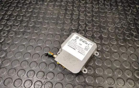 Volkswagen PASSAT B5.5 Airbag control unit/module 1C0909605B