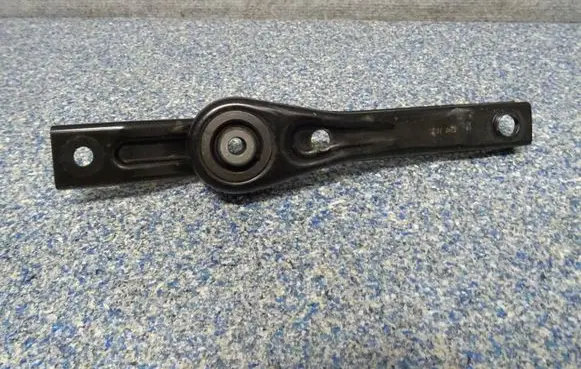 Volkswagen Golf VII Engine mount bracket 5Q0199855AC