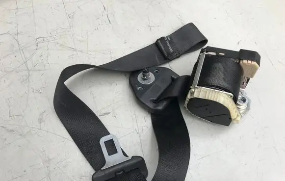 Opel Astra H Front seatbelt 13188897 13189103