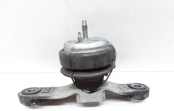 Volvo V40 Engine mount bracket 30778953