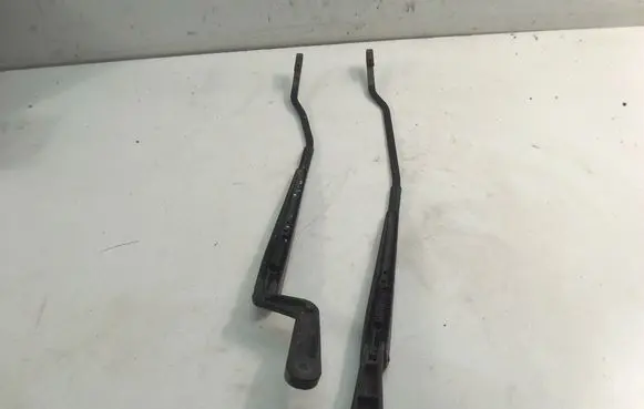 Skoda Fabia Mk1 (6Y) Front wiper blade arm 6Y1955409