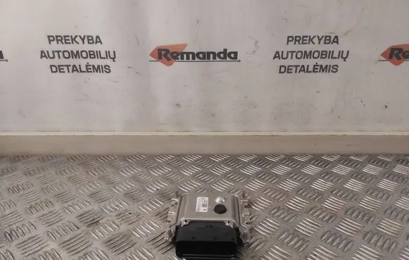 Renault Trafic III (X82) Adblue control unit 0281032615 1039598421