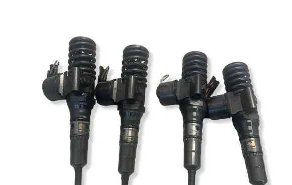 Audi A6 S6 C6 4F Fuel injectors set 0414720404