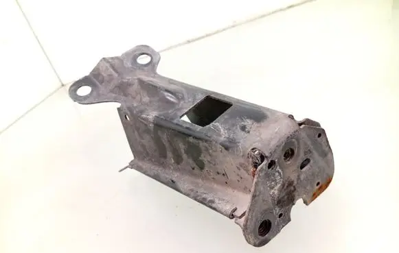 Volvo V70 Front bumper shock/impact absorber