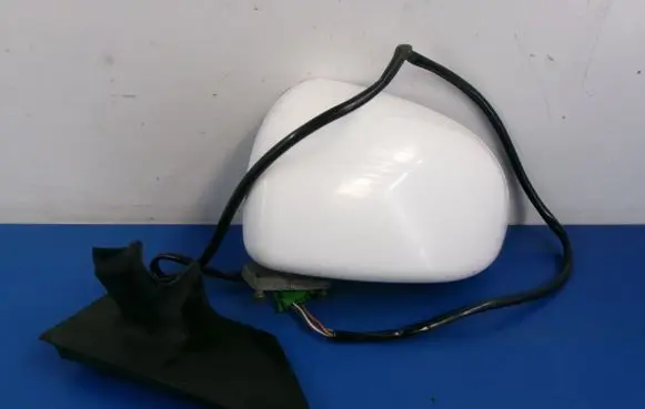 Volkswagen New Beetle Front door electric wing mirror