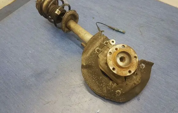 BMW 6 E63 E64 Front wheel hub spindle knuckle