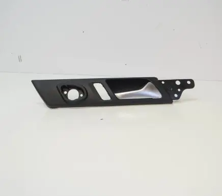 Volkswagen PASSAT B7 Rear door interior handle 3AC837114