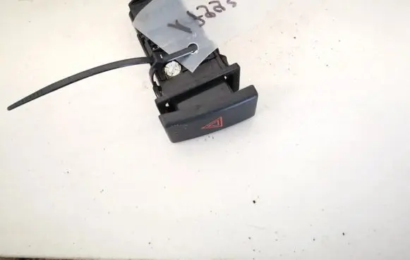 Toyota Avensis T250 Hazard light switch 157963