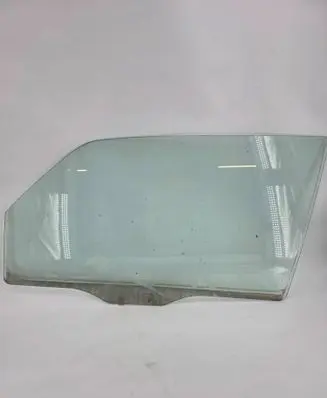 Mitsubishi Pajero Front door window glass four-door 43R00033