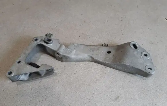 BMW 4 F32 F33 Gearbox mounting bracket 6769281