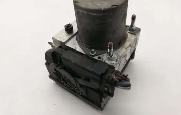 Toyota Avensis T270 ABS Pump 0265235406