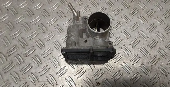 Toyota Auris E180 Throttle valve 261000N020