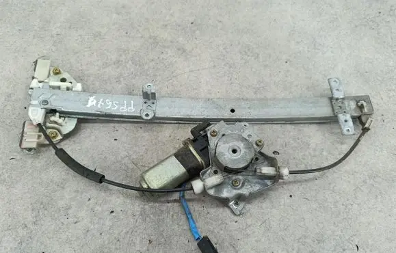Nissan Xterra Front door window regulator with motor 