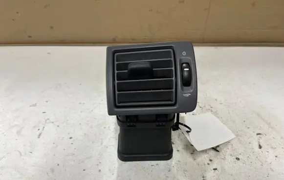 Volvo V50 Dashboard side air vent grill/cover trim 30715099 Y01103