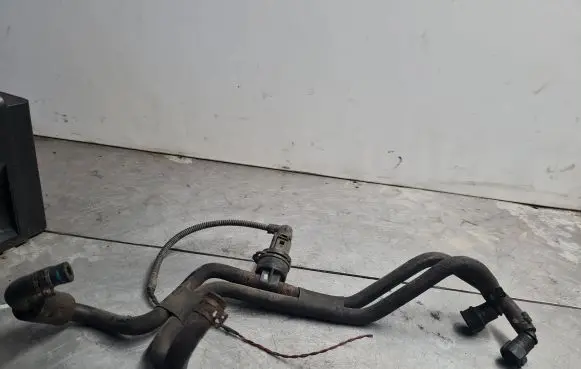 Volkswagen Transporter - Caravelle T5 Fuel main line pipe 038906081B