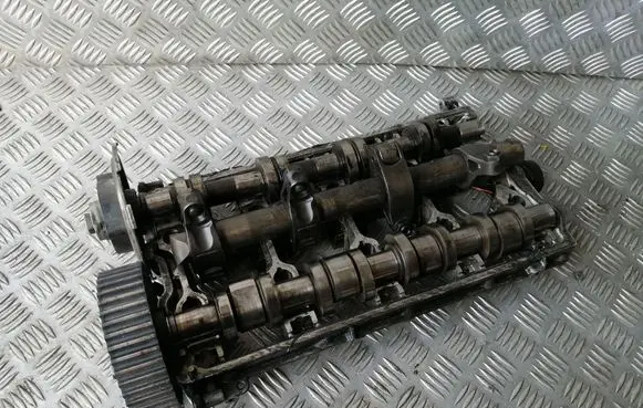Volkswagen PASSAT B6 Camshaft 03G971826A 038109111E 03G109239C
